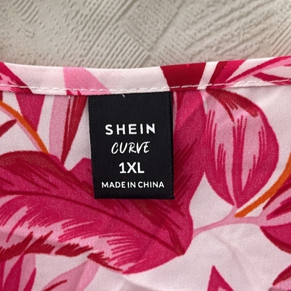 ❤️ 🆕 SHEIN vcay Curve butterfly sleeve blouse Size 1XL - Picture 4 of 5